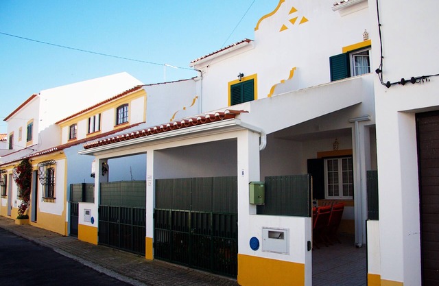 Milfontes Villa - Holiday Home For Everyone - Quiet Environment - Wonderful View