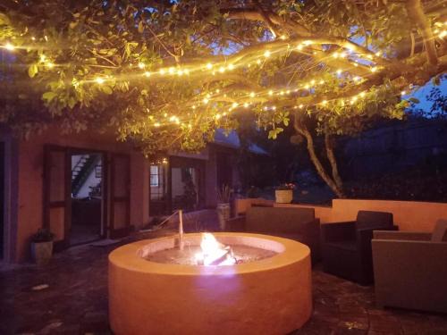 Milky Way: Home with large garden, firepit & stars