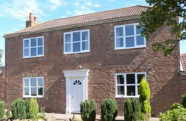 MILL FARM, pet friendly, character holiday cottage in Pocklington