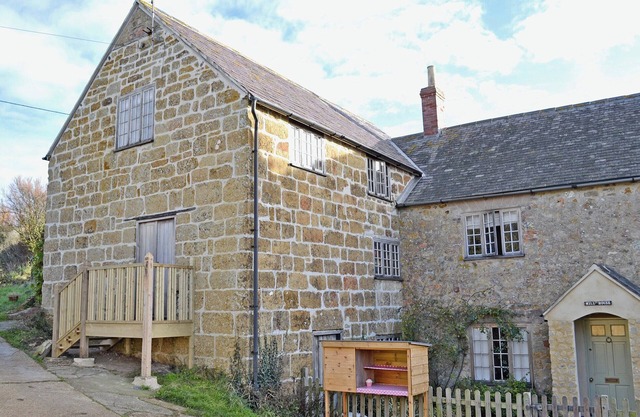 Millstones is a lovely property for two.