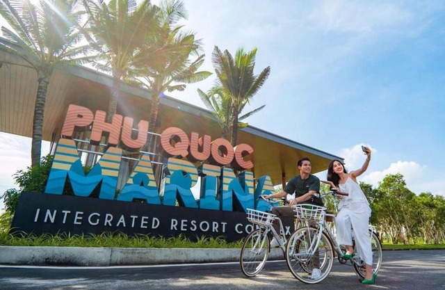 Minh Phu Quoc beach swimming pool Marina resort