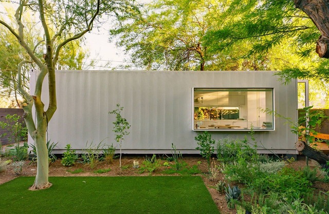 Minimalist Guest House Behind 1907 Historic Pyramid Cottage