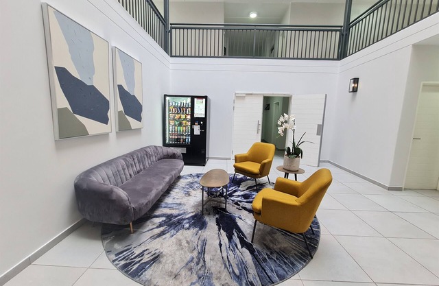MINT Express Melrose View