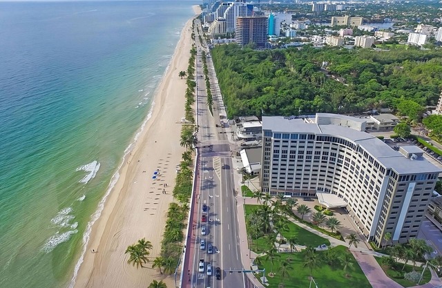 Minutes Away from Riverwalk Fort Lauderdale! 3 Contemporary Suites w/Park View!