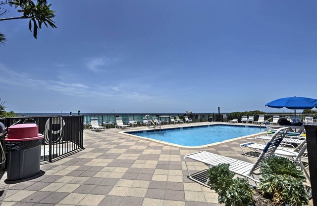 Miramar Beach Retreat - Beachfront & Poolside