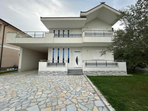 Miri House