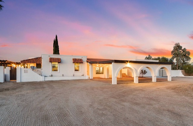 Mission Villa! Acre Lot paradise
