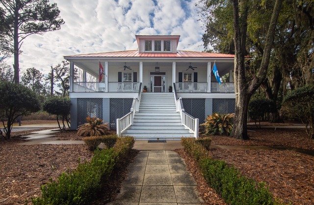 Misty Lane: Lowcountry Paradise Near Beach & State Park; Game Room; Cable/WiFi