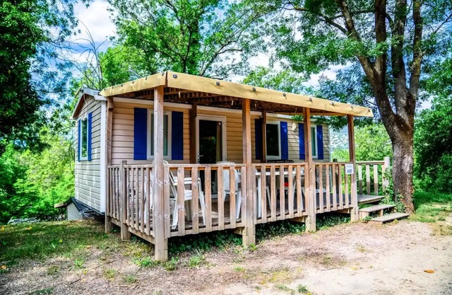 Mobil-Home 3 Rooms 5 People (4 adults and 1 child -16 years) Air-conditioned + TV