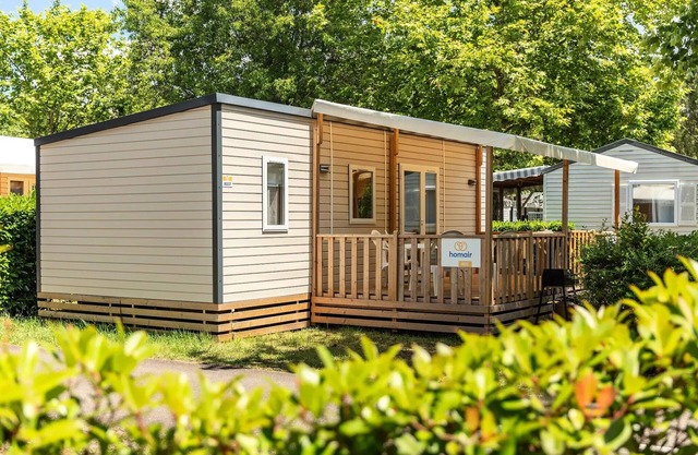 Mobil-home | Premium Azure | 3 Bedrooms | 6 sleeps | Raised terrace | A/C | TV