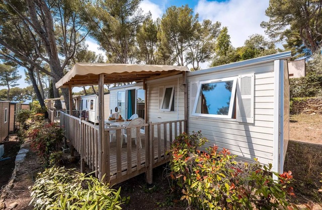 Mobil-home | Premium Azure | 3 Bedrooms | 6 sleeps | Raised terrace