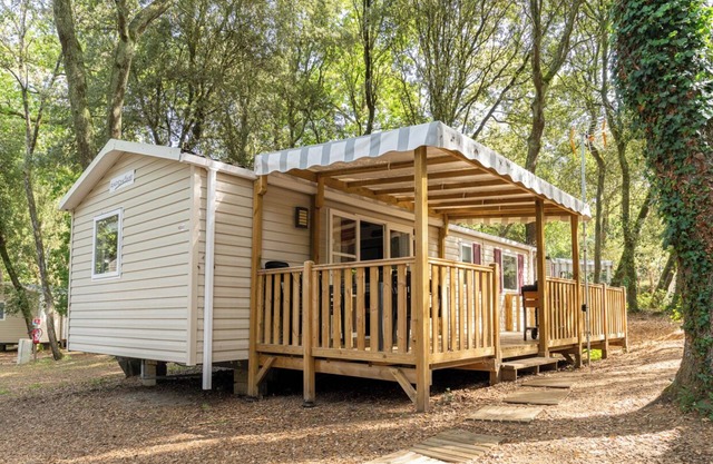 Mobile Home '8 Personnes' with Shared Pool and Private Terrace