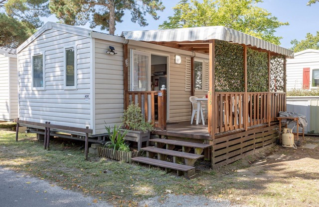 Mobile Home with 2 Bedrooms and Private Terrace
