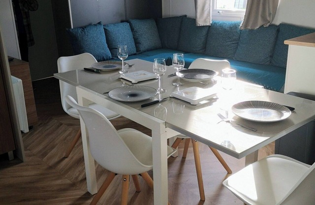 Mobile Home '6 Pers Tout Confort' with Shared Pool and Private Terrace