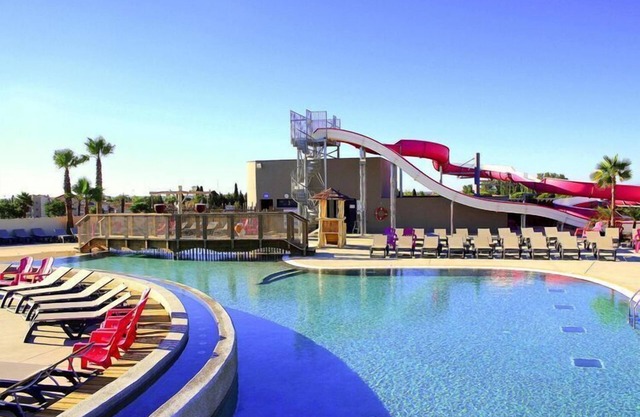 Mobile home in Sérignan with great pool area