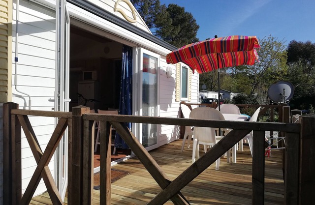 Mobile home lodge cap ferret