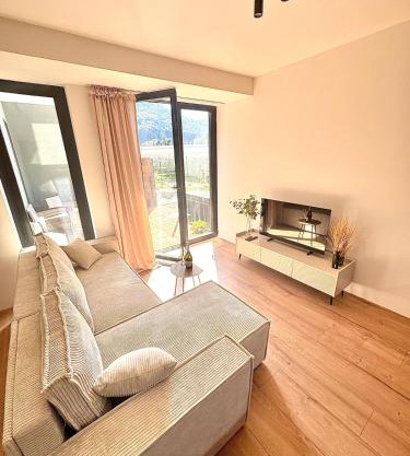 Moderný apartmán so súkromnou terasou v centre mesta