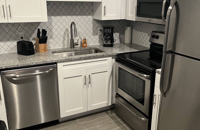 Modern 1 Bedroom Close to Downtown