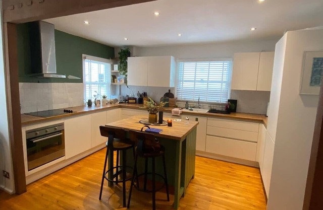 Modern 1BD Farmhouse-Style Flat - Dalston!