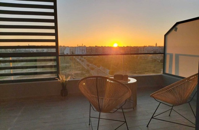 Modern 1br apartment with big terrace at Casa Finance City