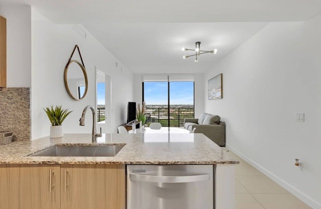 Modern 1BR Downtown Doral | Walk to Shops & Dining