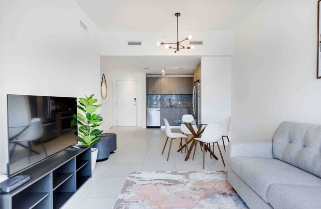 Modern 1BR| Downtown Doral