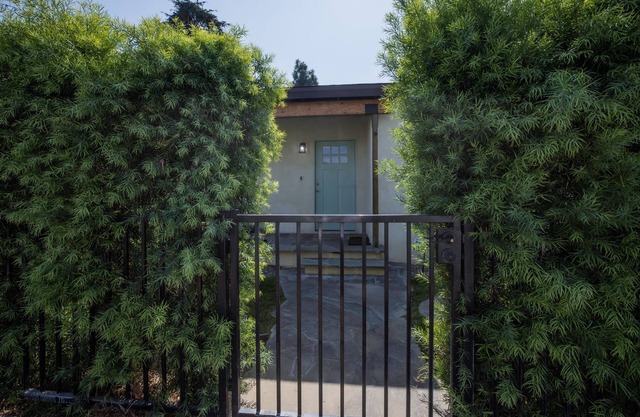 Modern 1BR Home w/Luscious Yard - Close to Disneyland, Downtown LA and More!