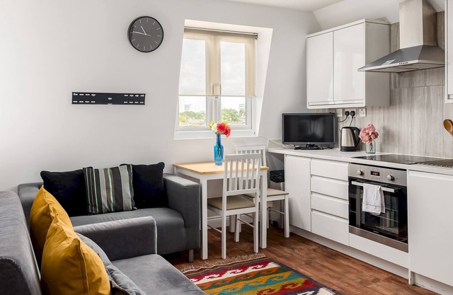 Modern 2-bed apartment near Central London