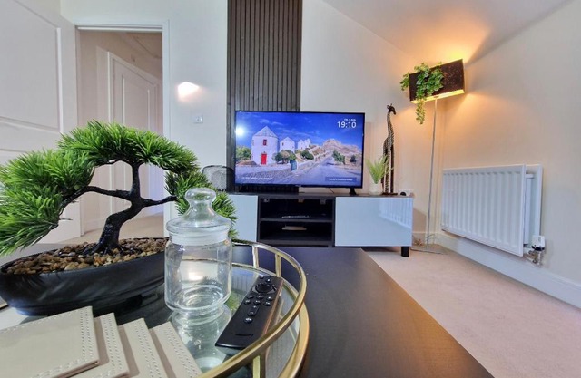 MODERN 2 Bed House, Near MOD, UWE, CITY CENTRE