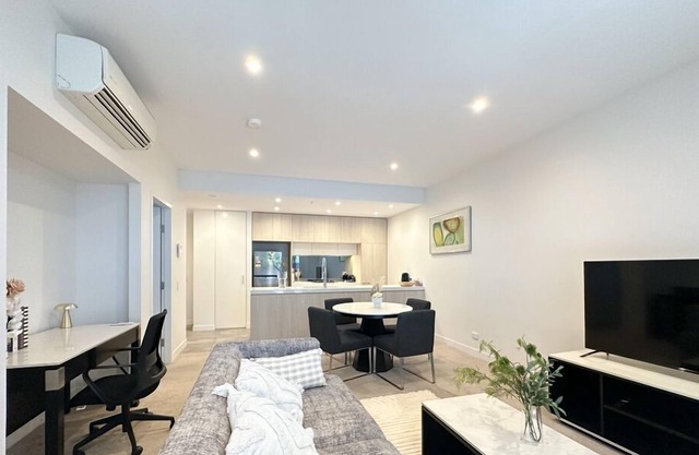 Modern 2-Bedroom Apartment next North Ryde Metro