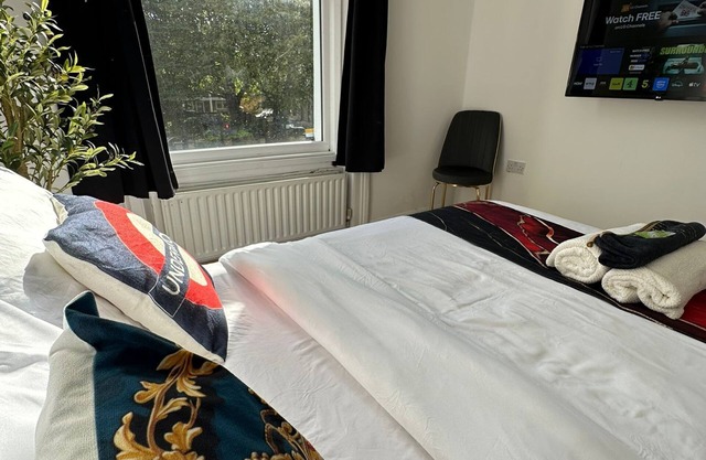 Modern 2-Bedroom Apartment North Paddington City of Westminster