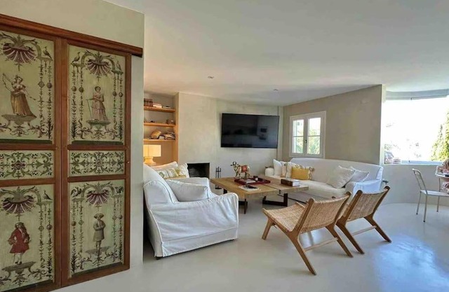 Modern 2 bedroom in Marbella Real