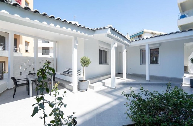 Modern 2bdr Villa on Athens Riviera