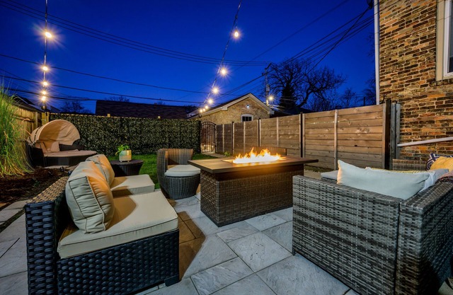 Modern 3-Bed Stay w/Patio & Firepit, 15 Minutes to Downtown