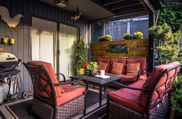 Modern 3-bedroom Suite with BBQ patio- dog friendly - nature and city-combined