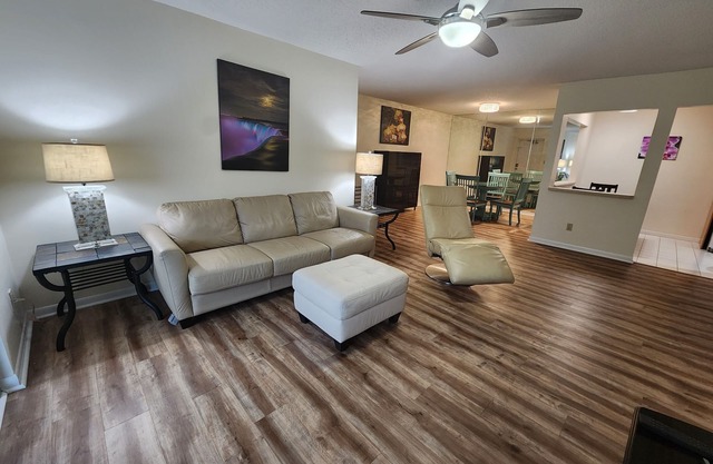 Modern 3 Bedroom Condo in Palm City. Close to Everything!