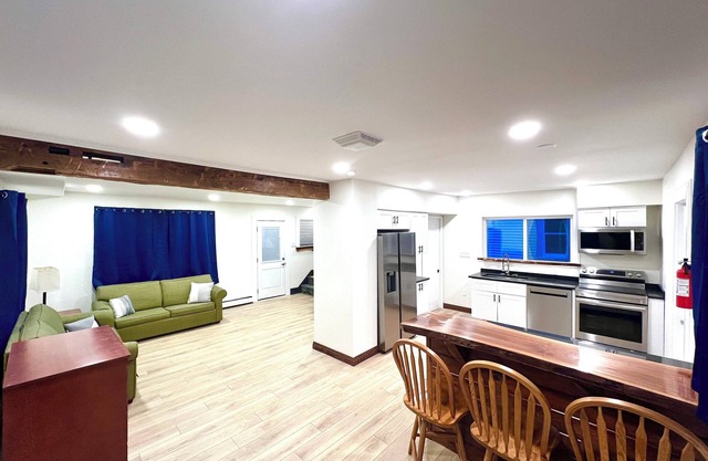 Modern 3 Bedroom House, walkable to downtown State College