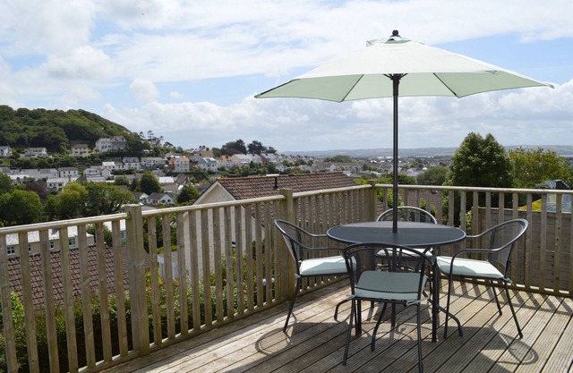 Modern 3 bedroomed cottage with stunning views