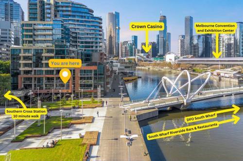 Modern 3BR Melbourne Waterfront Apartment with Resort Amenities in Docklands