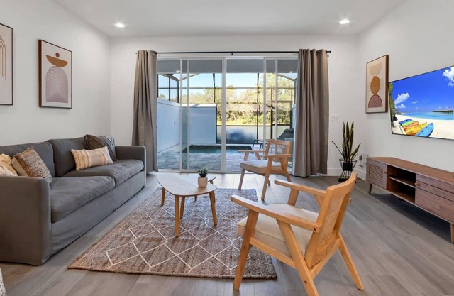 Modern 3BR Townhouse With Pool Near Disney