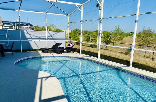 Modern 5 Bedroom, 3 Bathroom