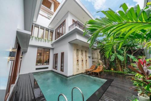 Modern 5BR Luxury Villa with Pool & Rooftop - 300m from Sanur Beach