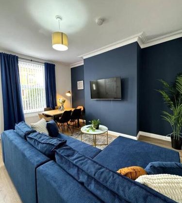 Modern 6 Bed Home Near Leeds City Centre-Long Stay Rates Available