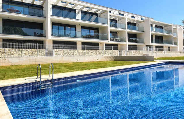 Modern and comfortable apartment in Javea, Costa Blanca, Spain with communal pool for 6 persons
