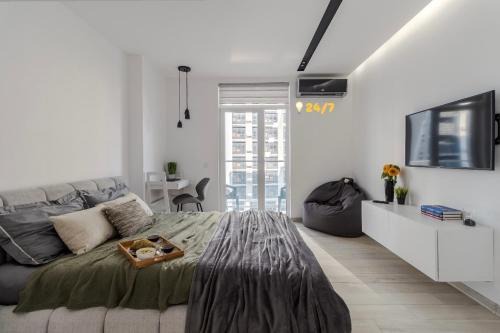 Modern apartment in a new building near the center