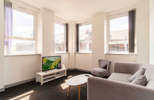 Modern Apartment in Central Blackburn