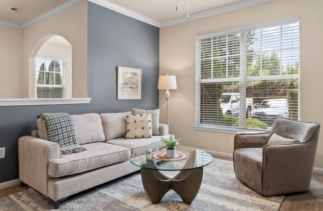 Modern Apartment in Prime Location (ID2615X3)