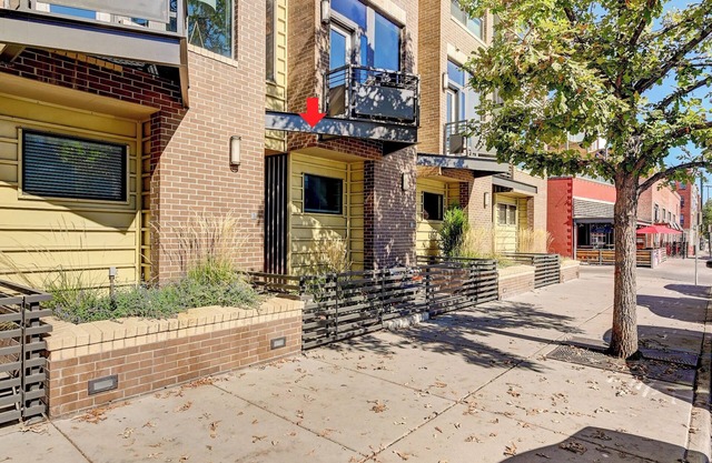 Modern Ballpark 2-bedroom townhome with private roof deck and attached garage