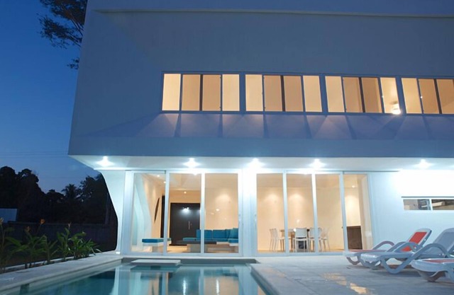 Modern Beach House In 'Costa del Sol'Beach,swimming pool & Sun For Your Family!