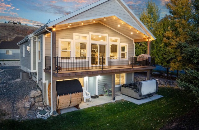Modern Bear Lake House Sauna Hot Tub Arcade